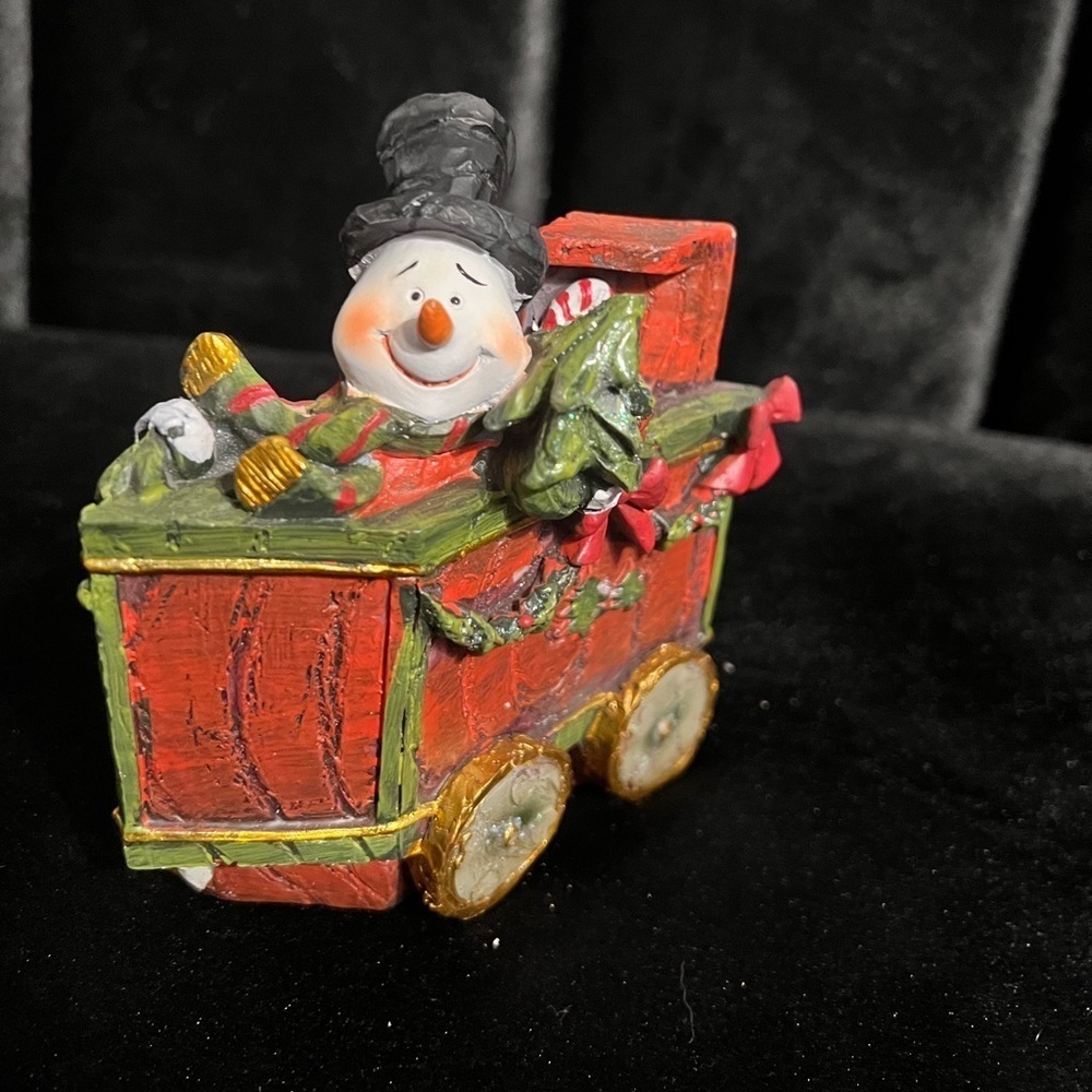 3/$15 Christmas Shelf Decor - Picture 8 of 9
